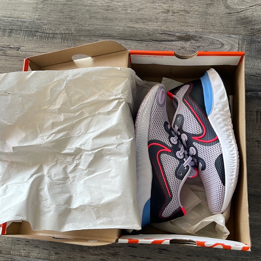 Women Nike Renew Run